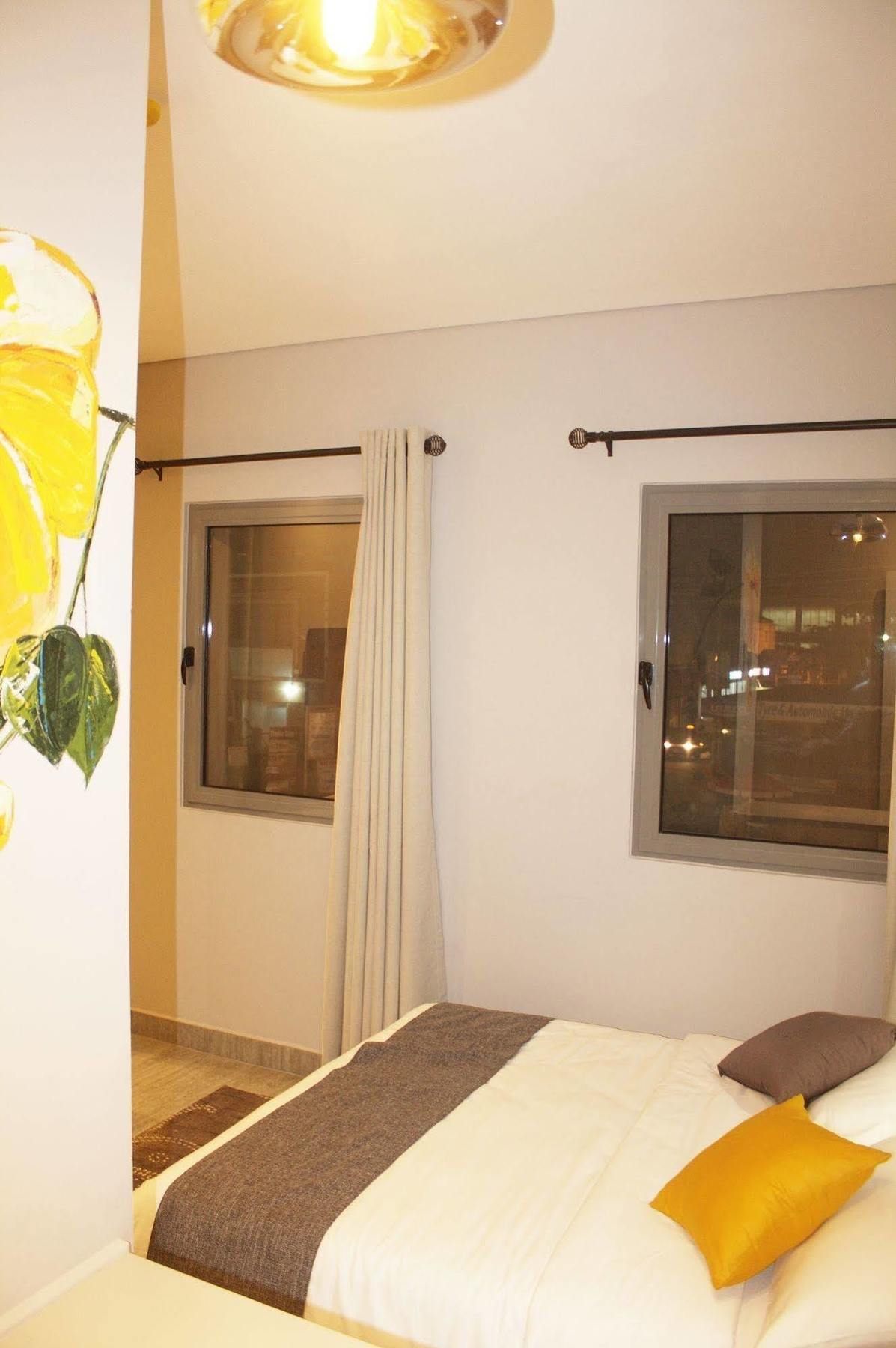 Urbano Hotel By Roots Wiaboman Exterior photo